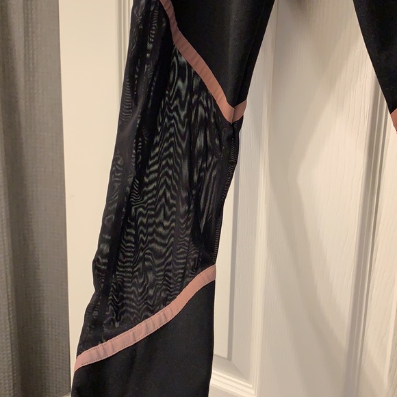 Fablitics workout leggings . 7/8 length. - Picture 3 of 3